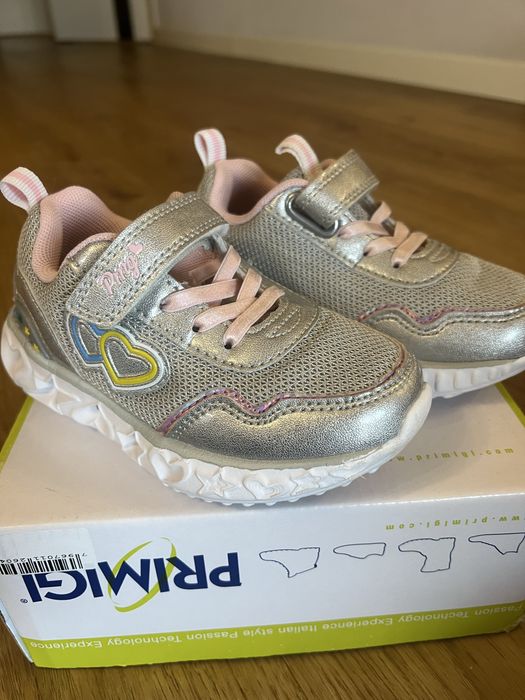 Кросівки що світяться 26 Primigi