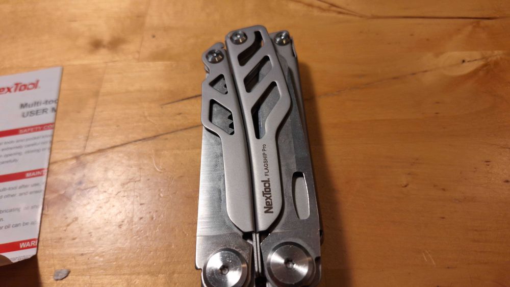 Multitool NEXTOOL Flagship Pro