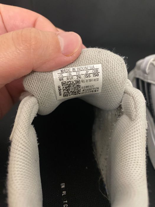 Ténis adidas em ótimo estado criança