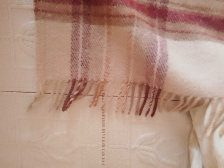 Wełniany , miękki pled ( koc  ) w kratę - 210cm x 160 cm - bdb !!