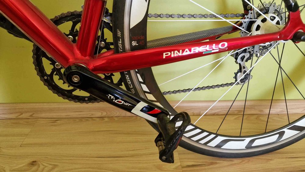 Rower szosowy premium–Pinarello AluCarbon, Campagnolo, Roval – okazja!