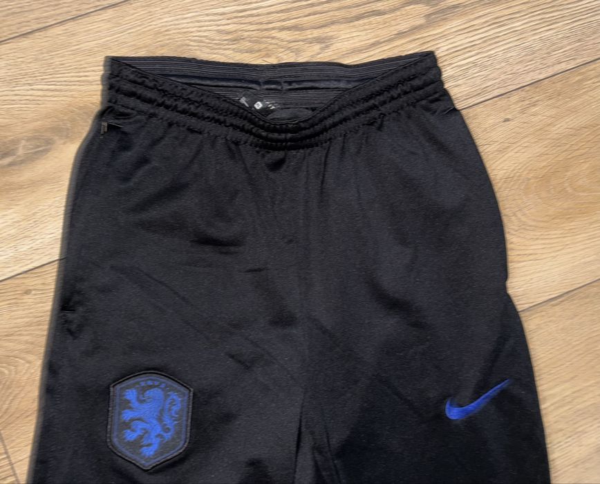 Chłopięce spodnie dresowe NIKE rozm. 158-170