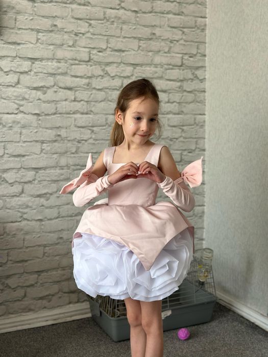 Сукня для дівчинки 5-6 років