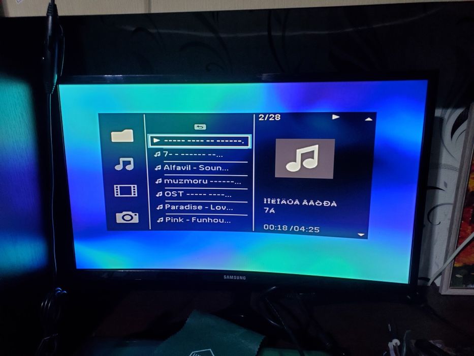 Центр  Philips  Bluetooth, NFC, CD,  DVD, USB, AUX