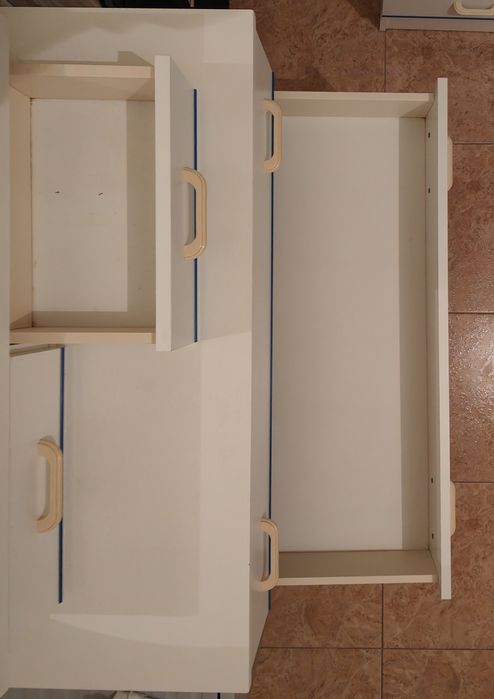 Cómoda Branca com Espelho e 4 Gavetas