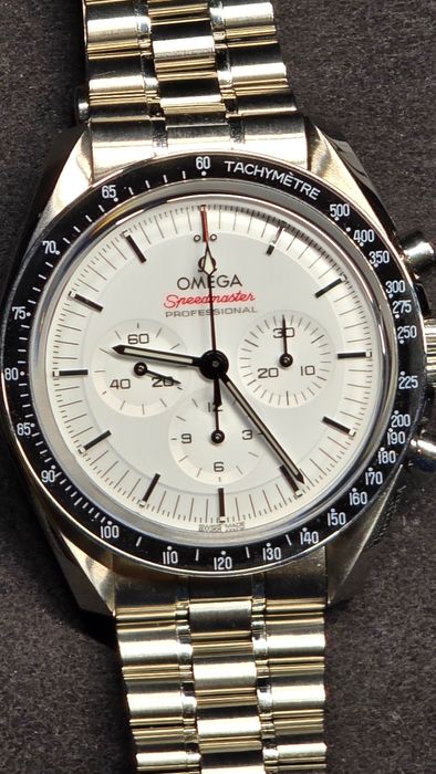 Omega Speedmaster White 310.30.42.50.04.001