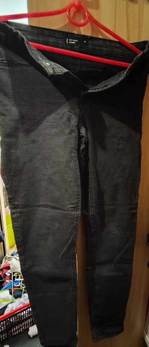 Spodnie damskie jeansy i legginsy