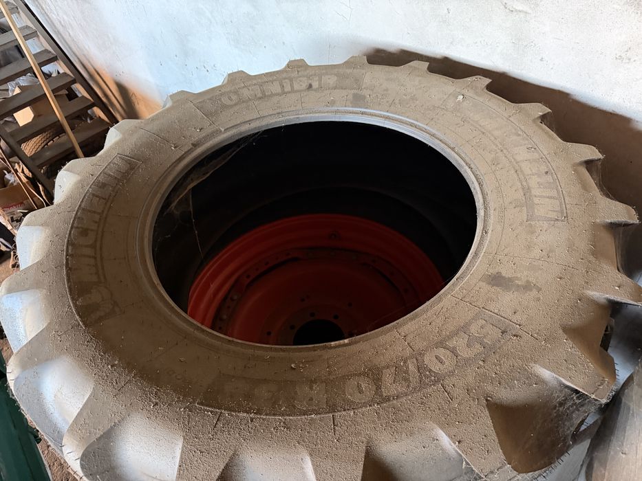 Sprzedam opony Michelin  520 70R 38