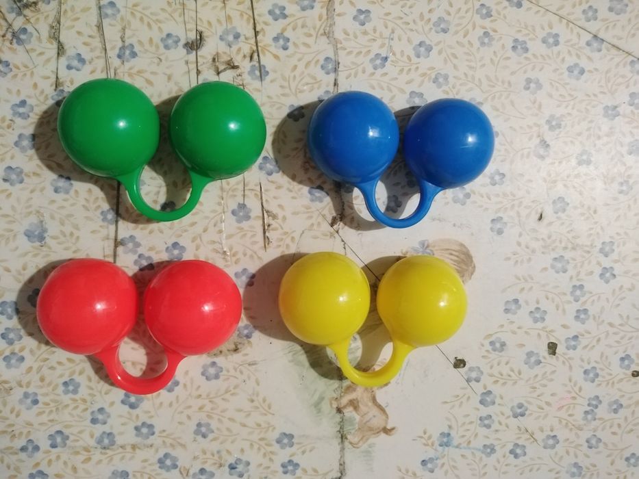 Vendo o boneco com olhos