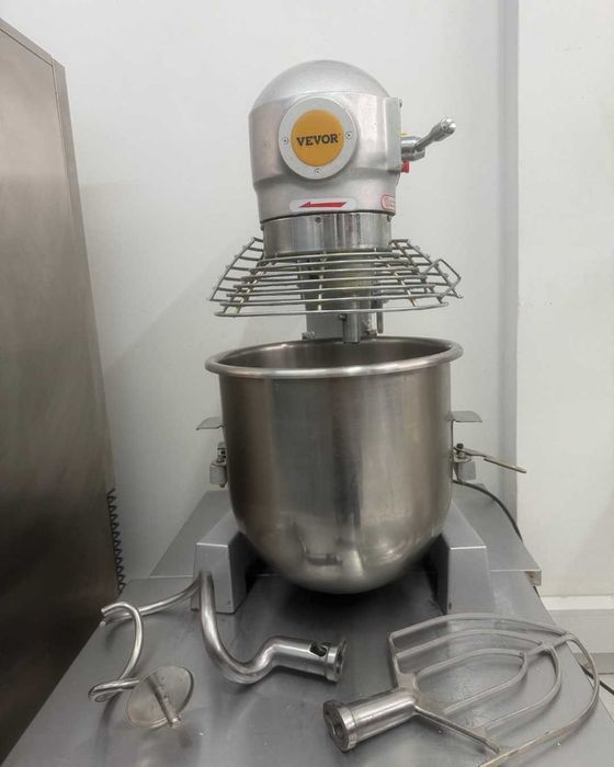 Batedeira Elétrica 30L. VEVOR. Batedeira de Bancada 1100W.