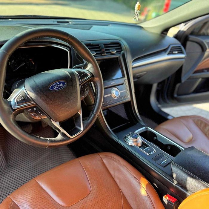 Ford Fusion 2018 VIN 3FA6P0SU1KR155008 фото оголошення 15 з 21