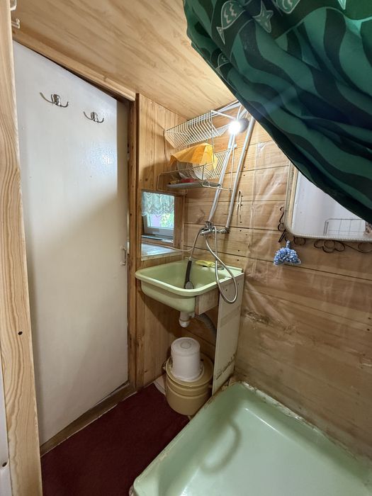 Продаж дачі з двома будинками в Хвильово-Сорочин біля озера