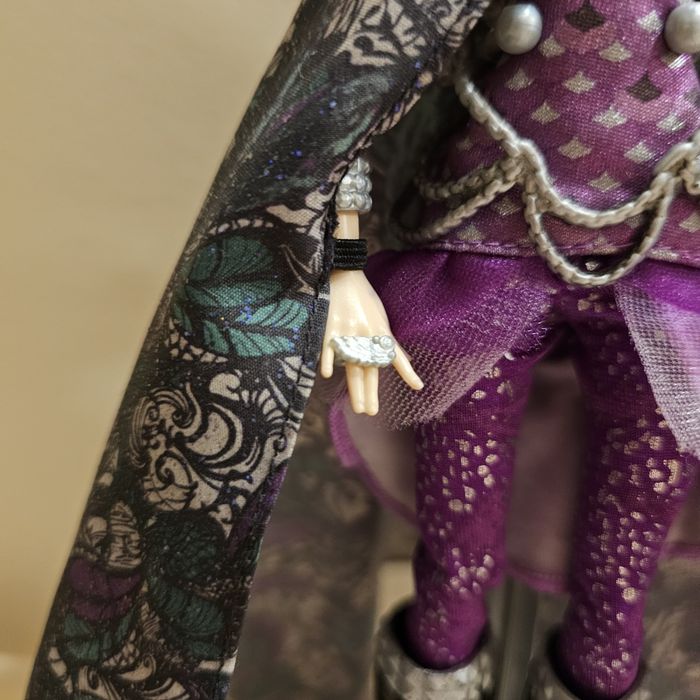 Ever After High Reven Queen (seria legacy day )