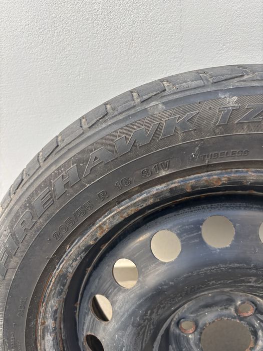 Pneu 205/55 R 16