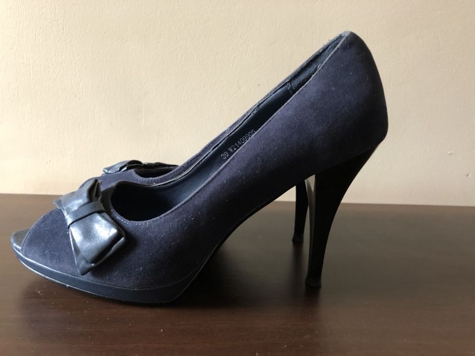 Granatowe szpilki CCC JENNIFER. Roz. 39 wys ok 10 cm