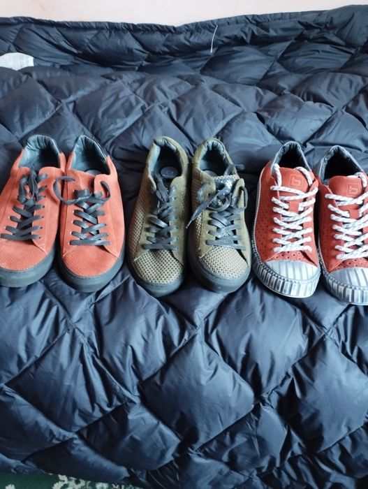 Розпродаж чоловічих кросівок