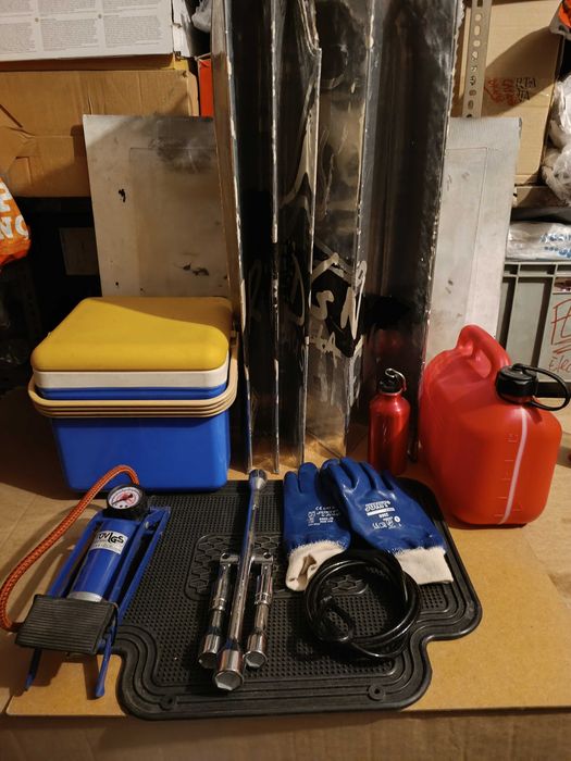 Conjunto para campismo e caravanismo e estrada