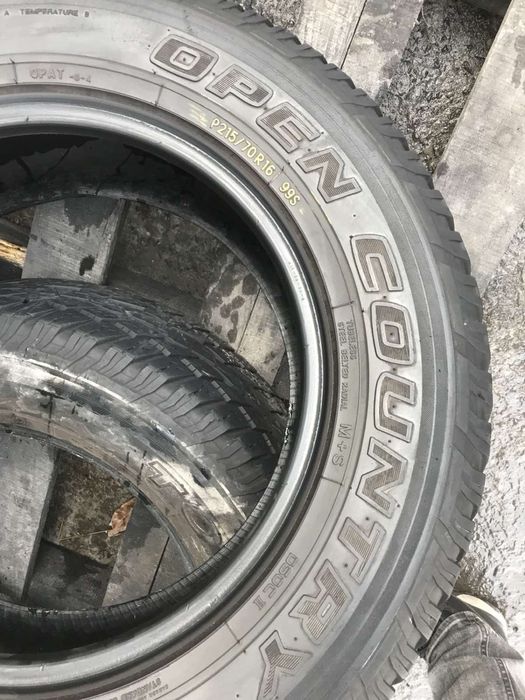 Toyo 215/70r16 пара резина шини б/у склад ооигінал болото