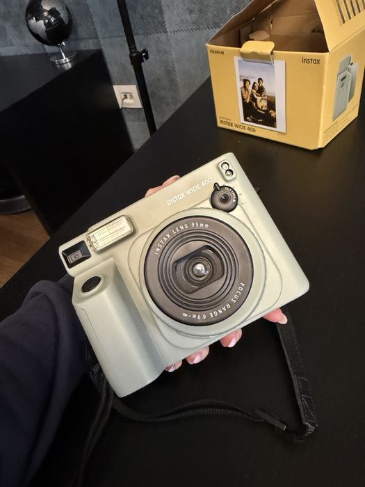 Фотоапарат миттєвого друку INSTAX WIDE 400