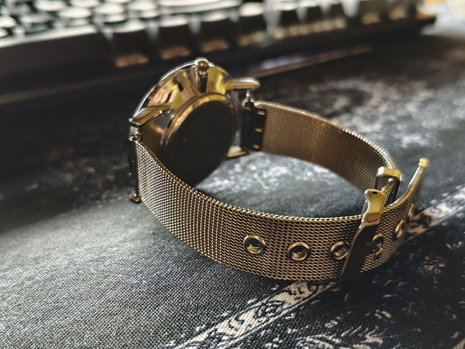 Часи Emporio Armani