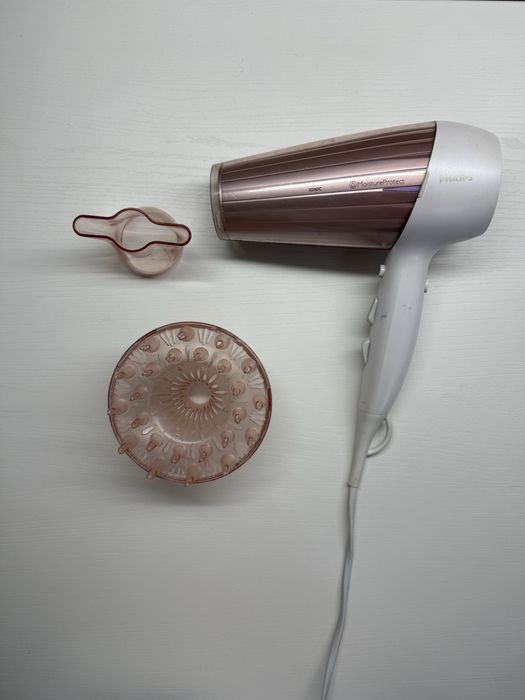 Фен Philips MoistureProtect HP8281/00