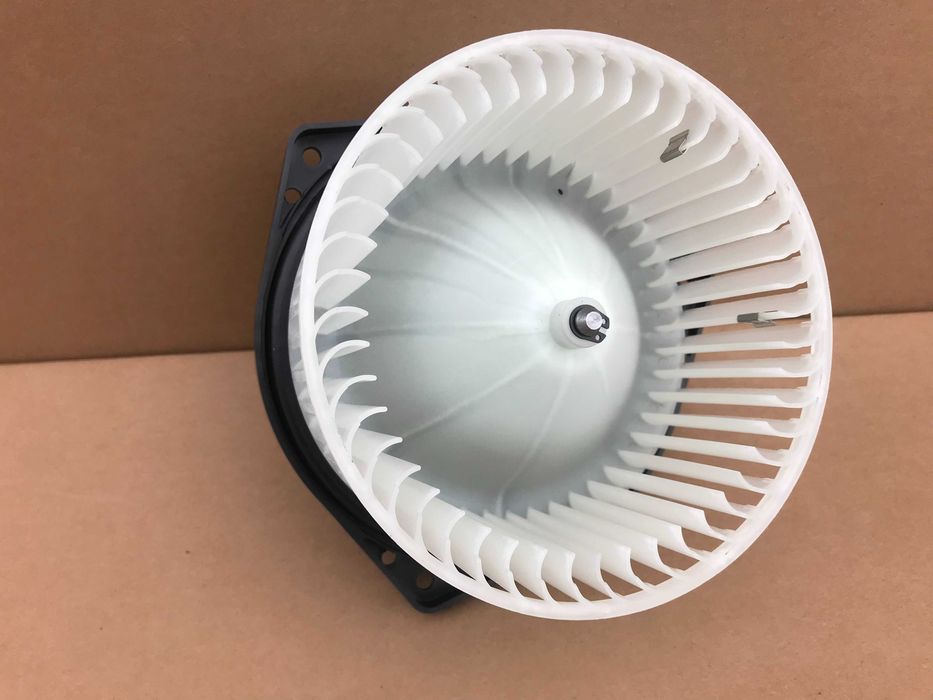 Моторчик печки вентилятор Mitsubishi L200 (05-15)