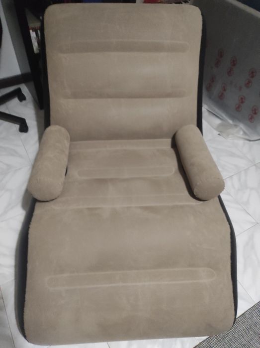 Sofá insuflável novo muito confortável