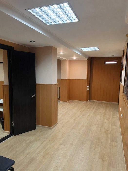 Продам приміщення 106 м.кв.на м-рні Таврійський.