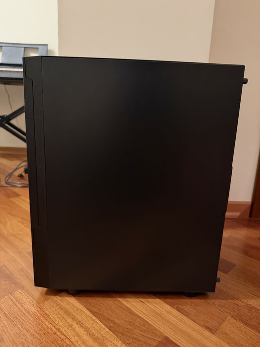 корпус + бп650gold + 3 куллера