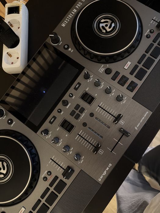 Numark pro Go semi nova