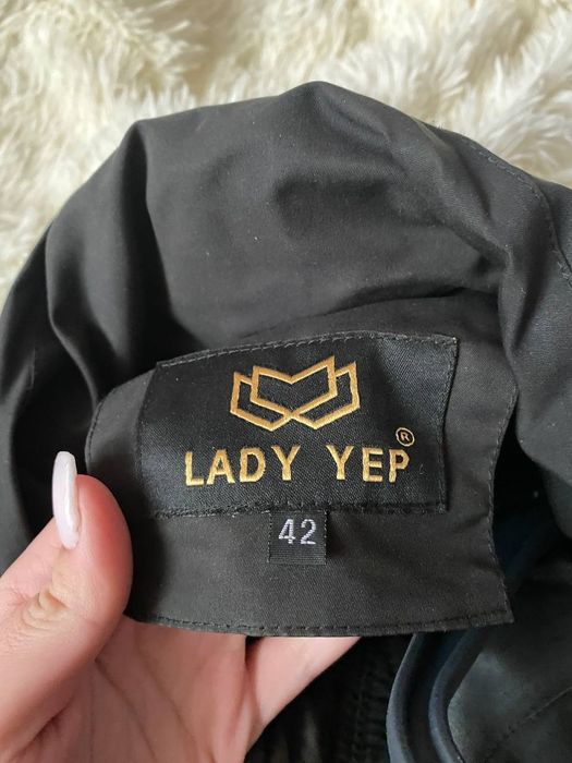 Продам куртку жіночу