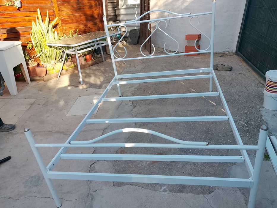 Cama de casal em ferro ótimo ESTADO