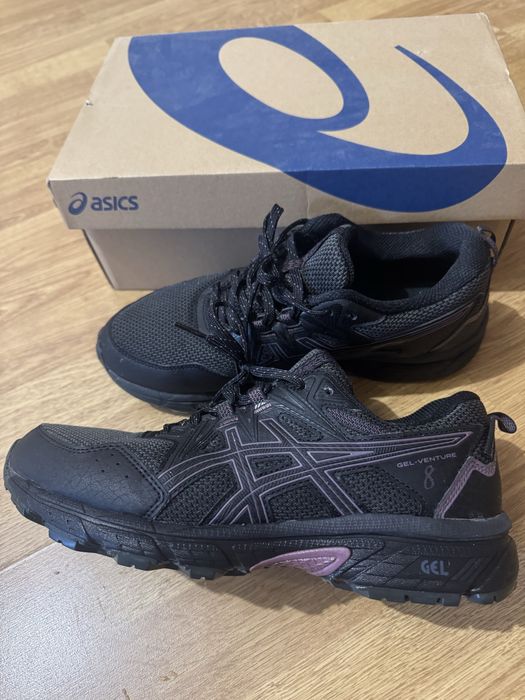 Жіночі кросівки asics gel-venture 8