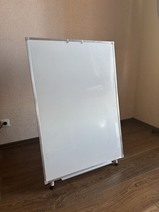 Магнітно-маркерний фліпчарт 70х100 см на тринозі - 1600 грн, як нова