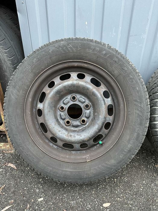 Комплект зимові шини Dunlop та диски 195/65R15