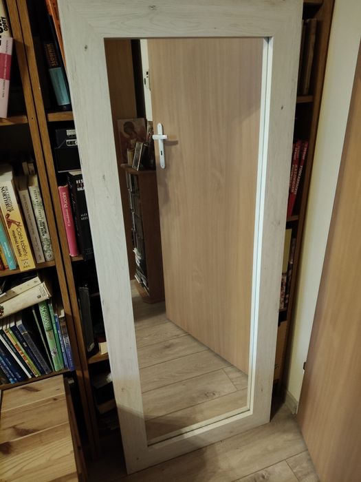 Szare lustro do wnętrza