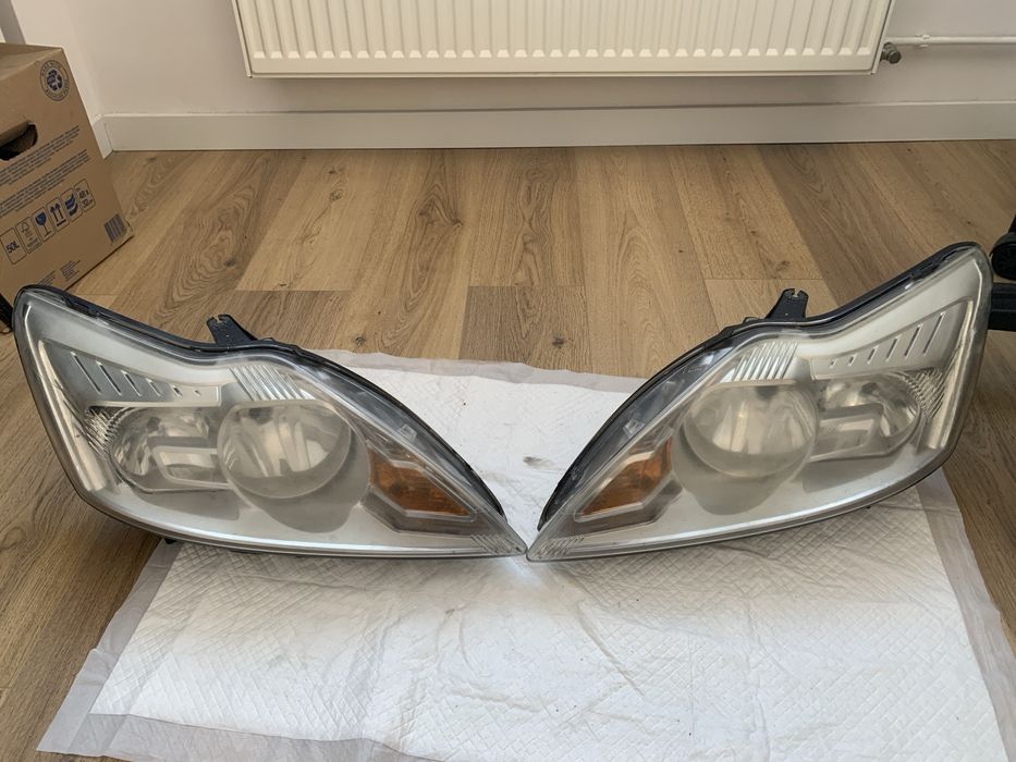 Sprzedam lampy przednie Ford Focus MK2 lift 2010 – oryginał