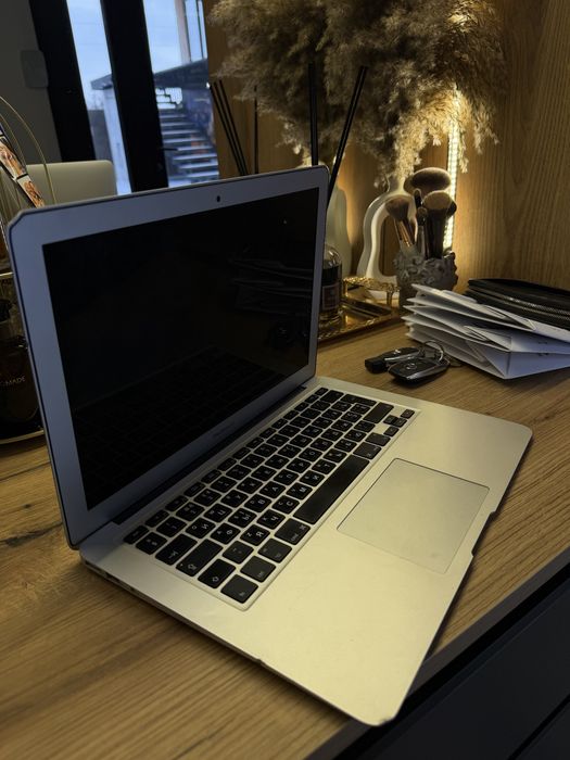 Macbook air 2017 ноутбук НА ЗАПЧАСТИНИ