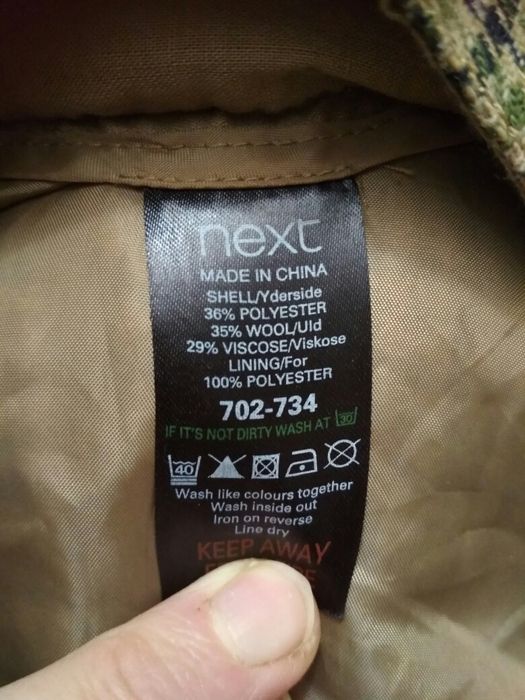 Ciepła,rozkloszowana spódnica firmy Next