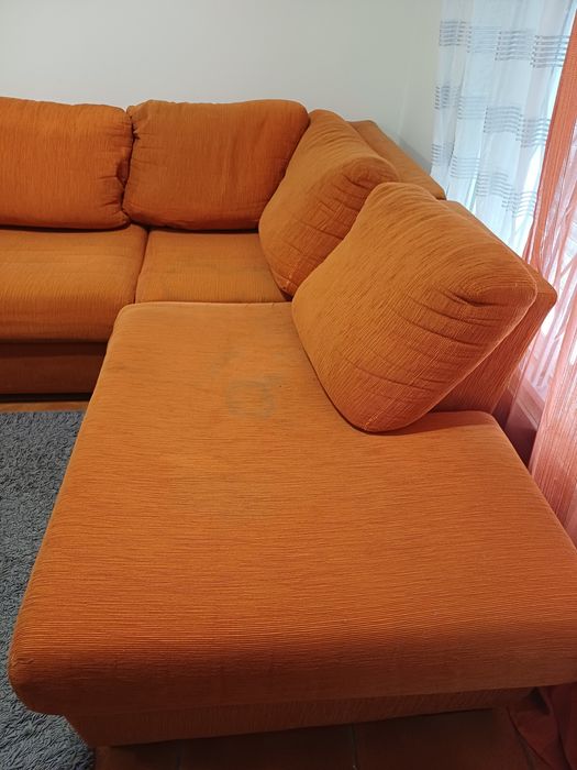Vendo sofá em razoável estado