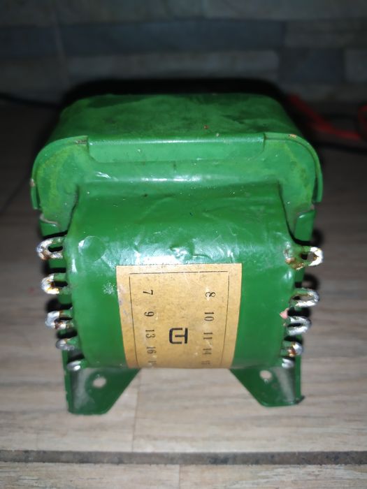 Трансформатор советский тн61-127/220-50,в отл.состоянии
