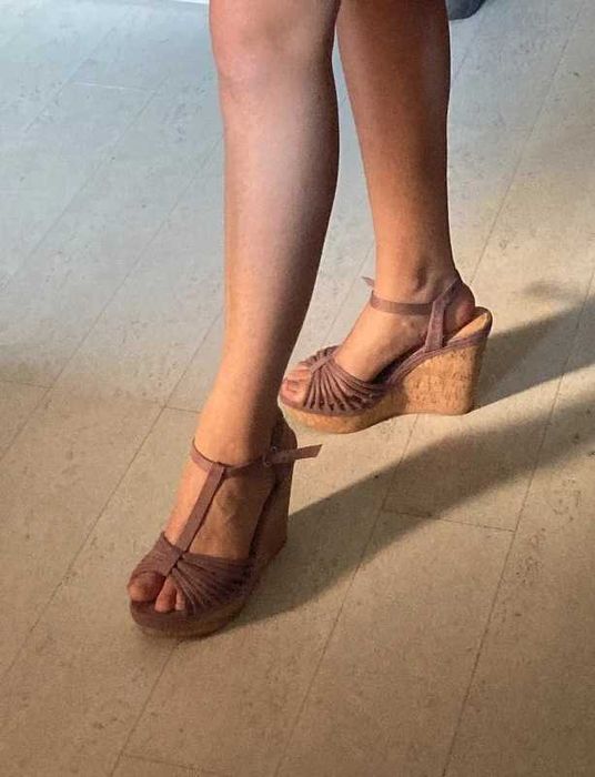 Liliowe sandały na koturnie H&M 39
