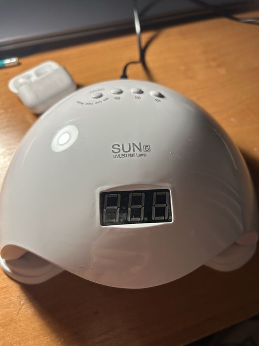лампа для ногтей, работает отлично, месяц пользования