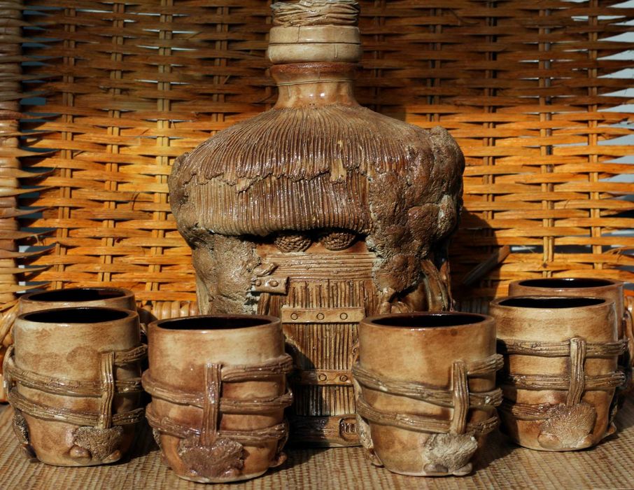 Декоративний подарунковий сервіз - глиняний графін з чарками