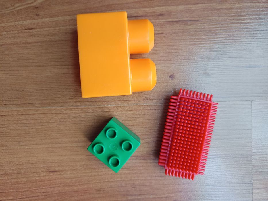 Cesto com blocos de construção tamanho grande