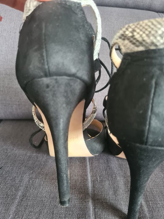 Buty na salo na obcasie 38
