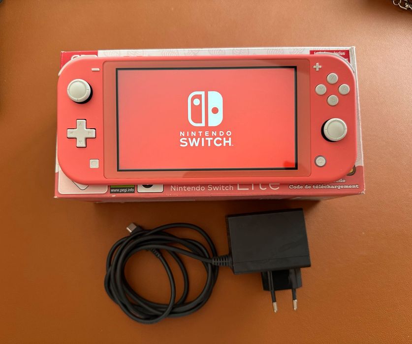 Nintendo Switch Lite Coral