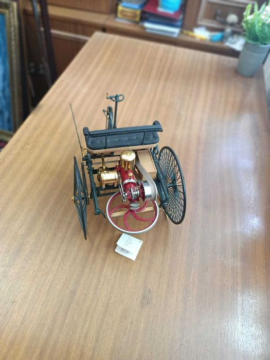 Model Karl Benz (Mercedes) pierwszy samochód skala 1/8