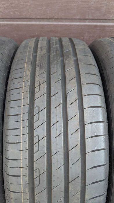 Шини 215/55 R18 95H Goodyear Efficient grip