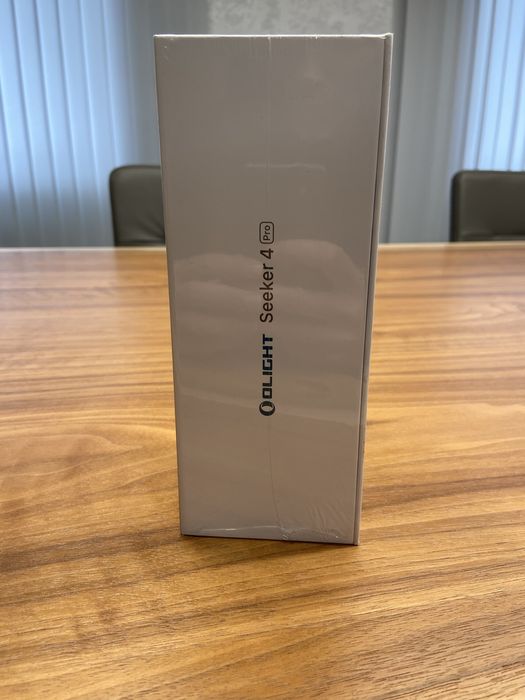 Тактично-пошуковий ліхтарик Olight Seeker 4 Pro